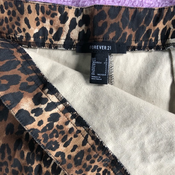 Forever 21 Leopard Print Skirt - Picture 5 of 5